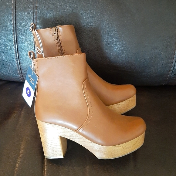 Universal Thread Shoes - NWT- Target Universal Thread Booties